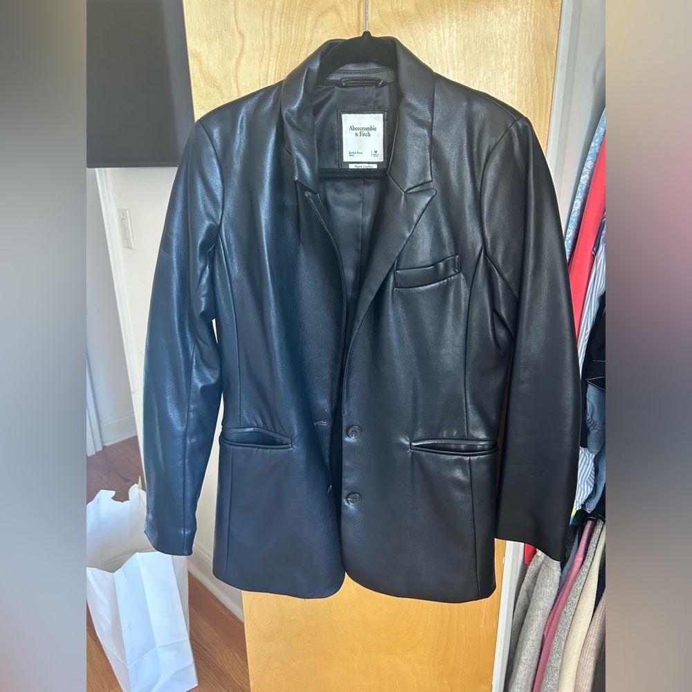 Abercrombie and Fitch Vegan Leather Blazer size M
Excellent condition.